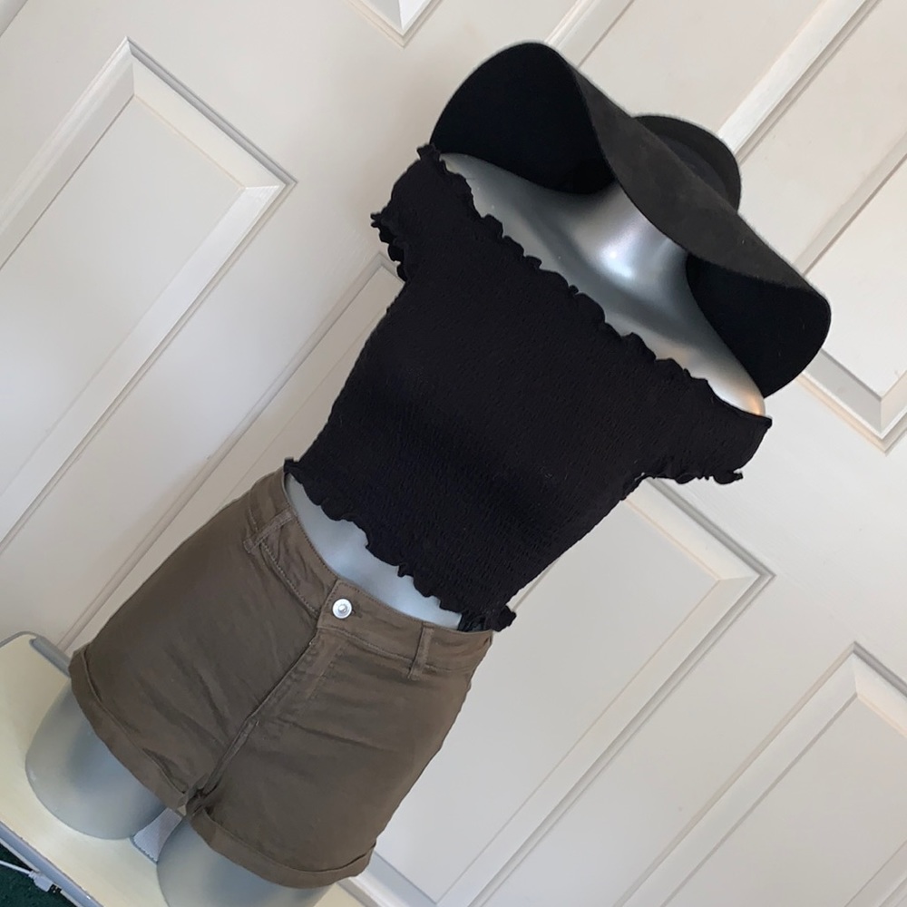 Black off the shoulder ruffle crop top tight